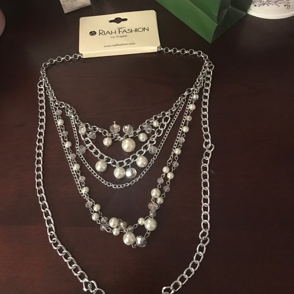 Chain layer statement necklace - Picture 2 of 2